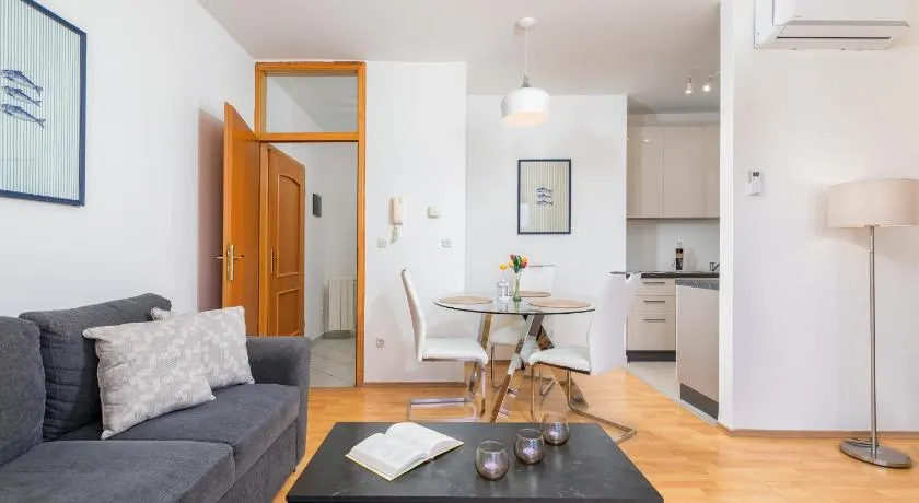 Modern new apartments Pula - Image 1