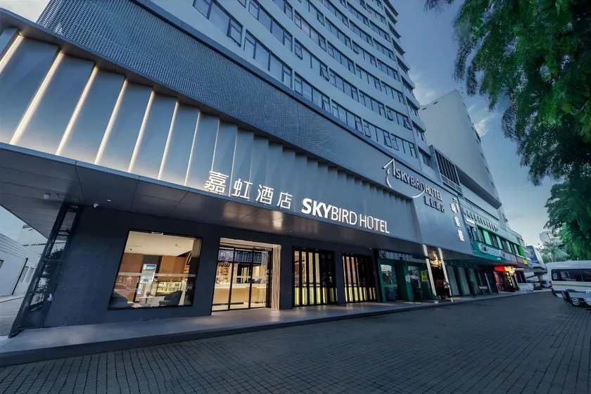 SKYBIRD Hotel - Image 1