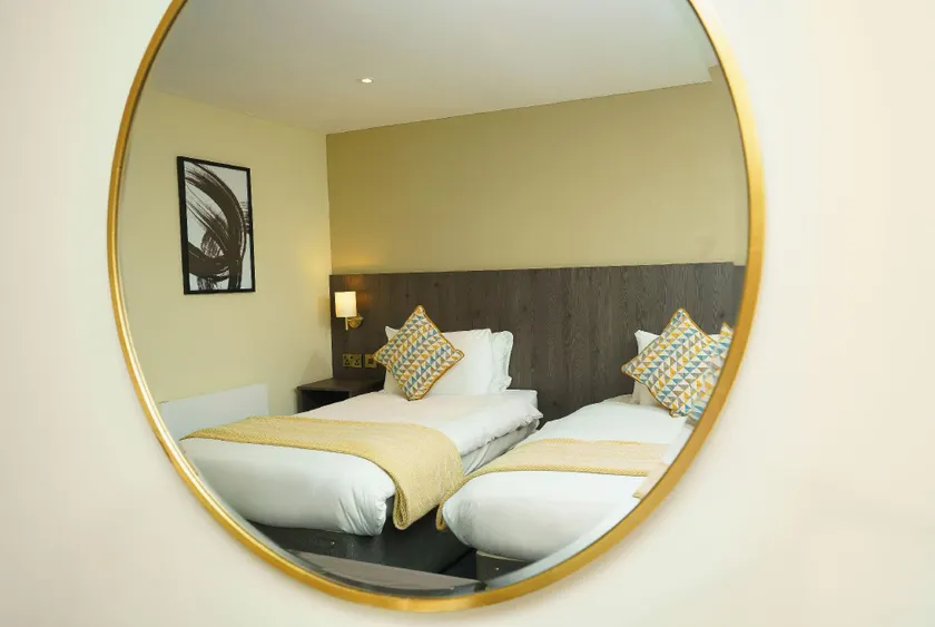 BRILLIANT Park Hall Hotel - Image 1