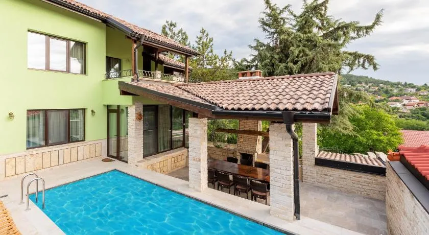 Villa Apple - 3 BR Luxury Villa with PRV pool & BBQ - Image 1