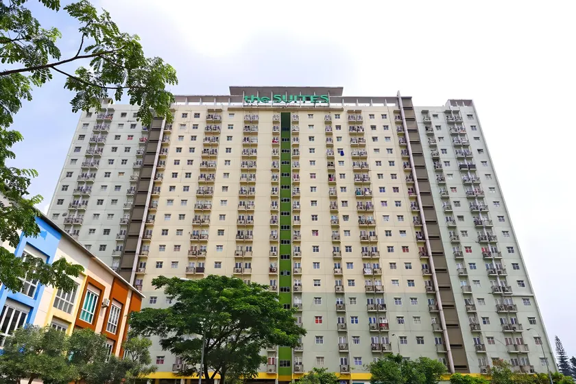 OYO Living 2517 Apt. The Suites Metro By Prisma - Image 1