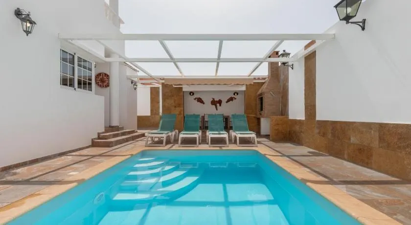 La Villa - Image 1