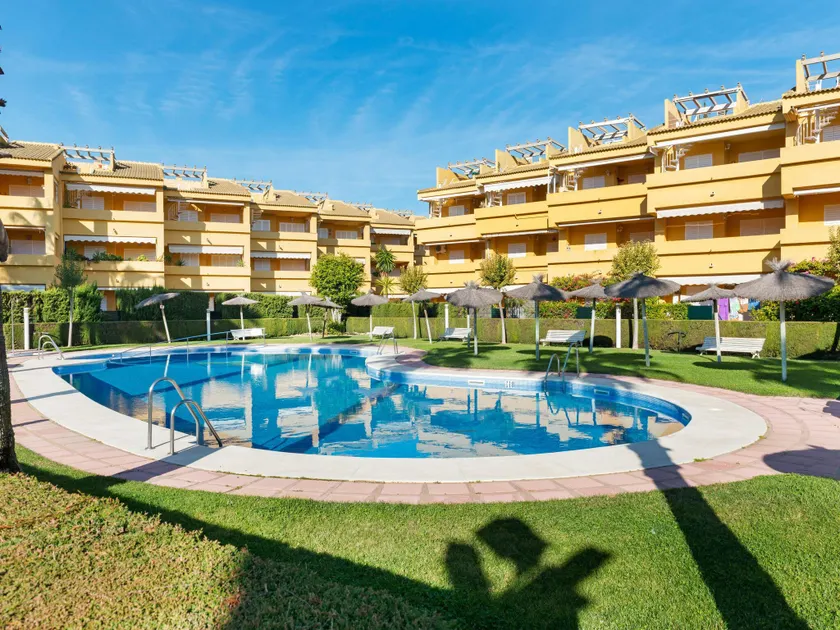 Lovely Holiday Home in Islantilla with Swimming Pool - Image 1