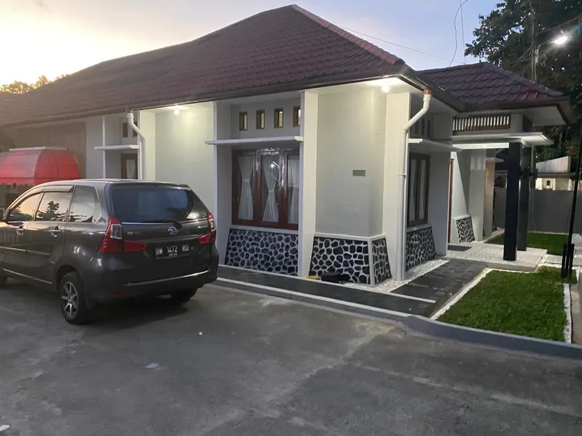 Villa Syamsu 4BR - Image 1