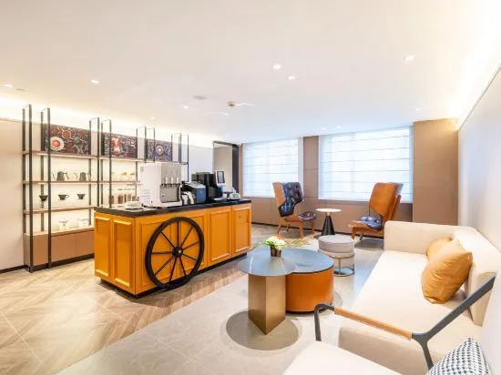 Home Inn Select Hotel (Shanghai Tongji Hospital Zhidang Road Branch) - Image 1