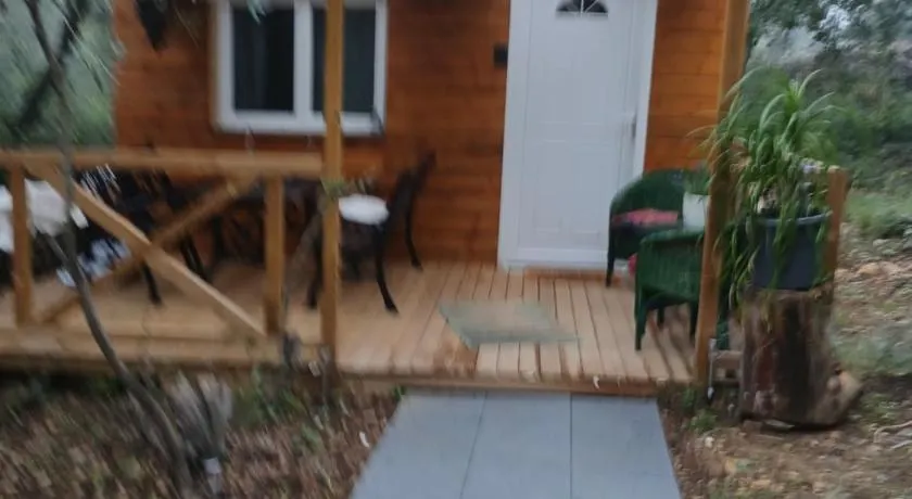 Chez Eve 2 - Image 1