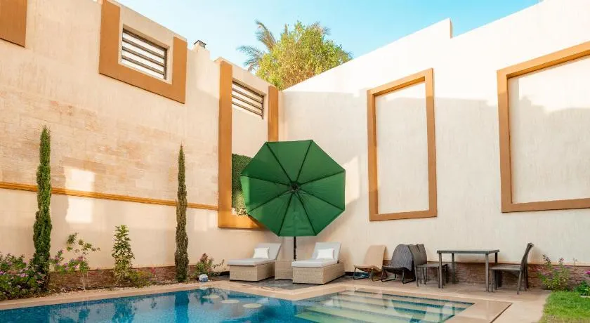 Luxury Accommodation - Image 1