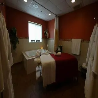 Oak Island Resort & Conference Centre - Image 1