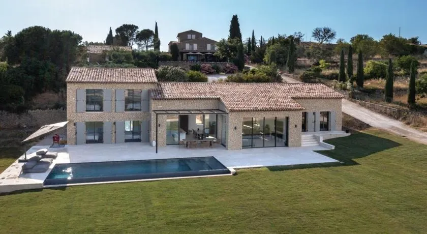 GORDES - MAGNIFICENT VILLA CLOSE TO SENANQUE ABBEY - Image 1