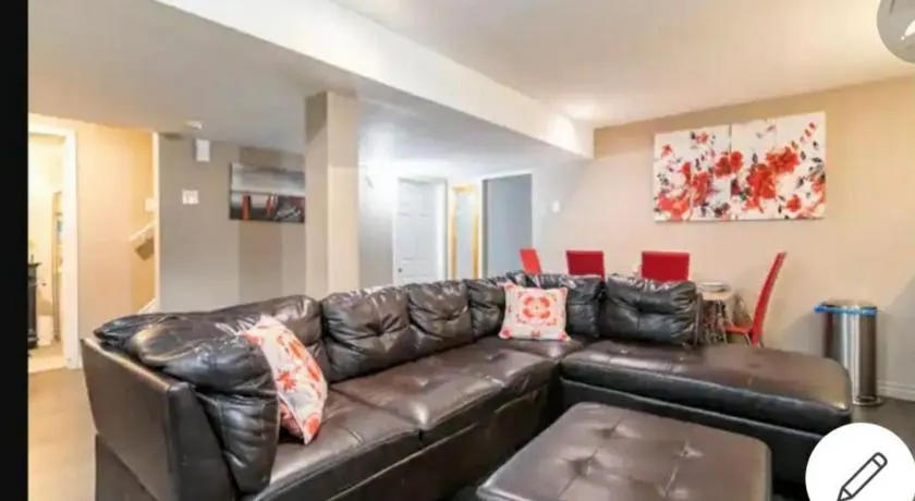 Serenity & memorable Cozy Lower Level Apartment Room in TownHouse Private Entrance - Image 1