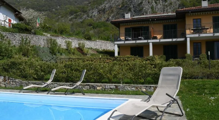Apartments Gli Ulivi in Tremezzina - Image 1