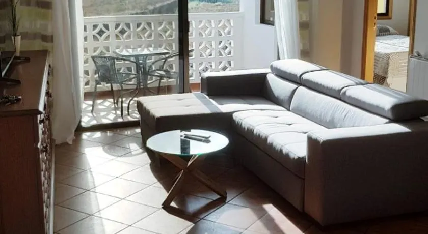 Apartamento amplio y tranquilo con vistas - Image 1