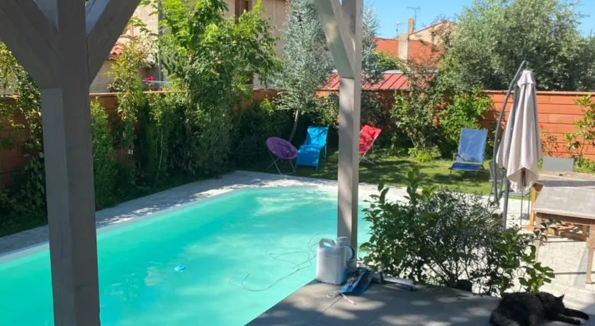CUGNAUX Toulouse Metropole OUEST Chambre Privée de Luxe - SDB WC privée Terrasse Piscine Aqua Bike - Image 1
