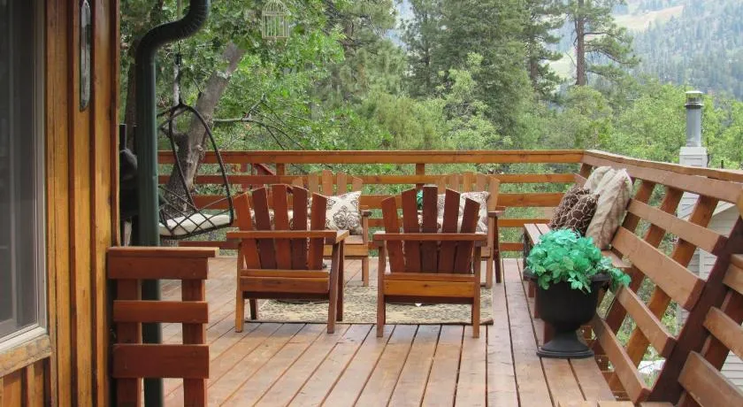 Hillside Hideaway -View of Ski Slope from Charming Deck - Image 1