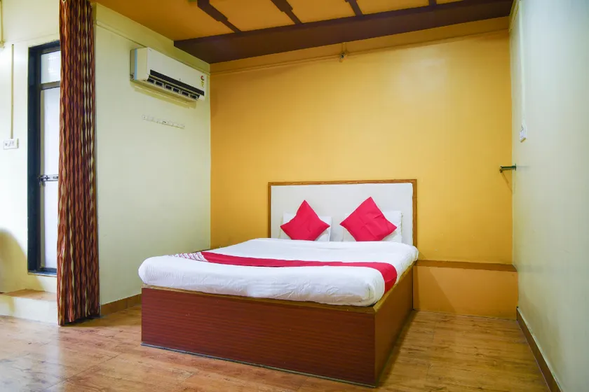 OYO 64091 Hotel Pathak Palace - Image 1