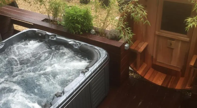 Suite 40 Jacuzzi & Sauna by Malmedreams - Image 1