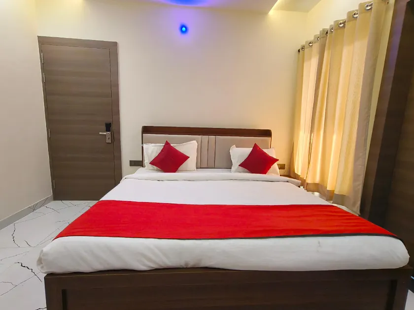 RROOMS R K International - Near Charbagh Station - Image 1