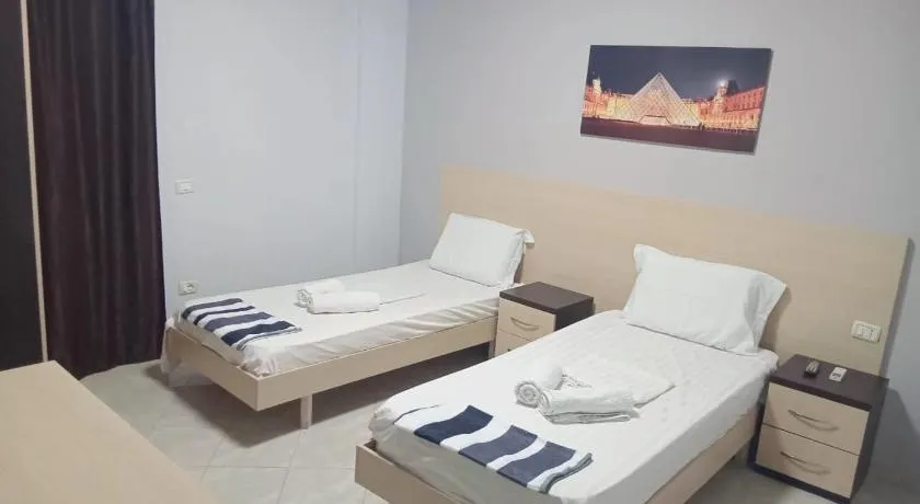 Hotel Blue Moon - Image 1