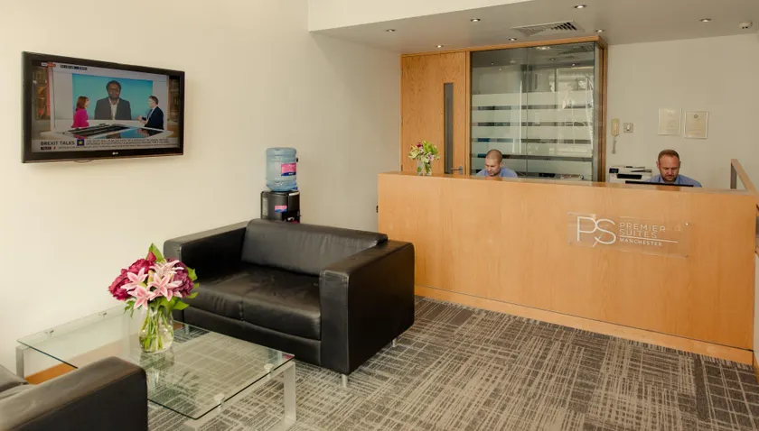 PREMIER SUITES Manchester - Image 1