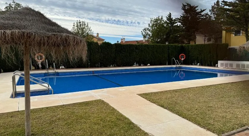 Atico con piscina, golf, vistas al mar - Image 1