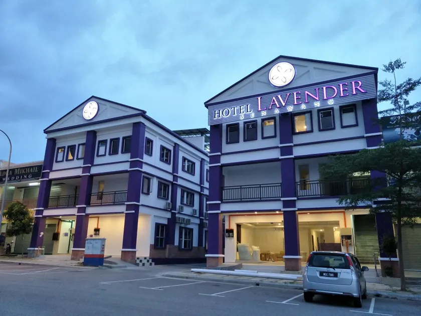 Hotel Lavender Senawang - Image 1