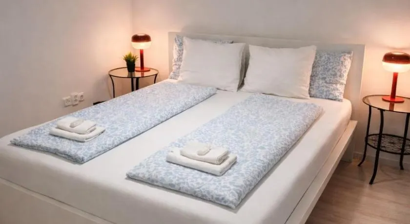 Travel Inn Apartments - Image 1