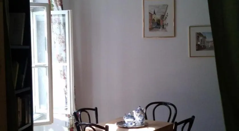 Apartment Wohnung in Hernals mit Garten- und Strassenblick by Interhome - Image 1