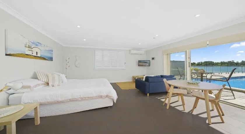 Studio Living - Image 1