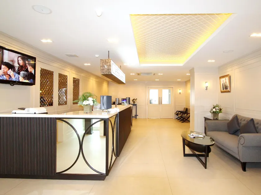 14 Residence - Image 1