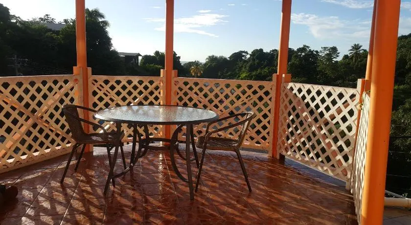 Golden Apple Cottage - Image 1
