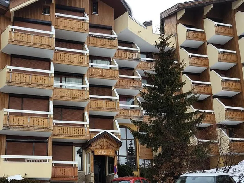 Studio in Eclose district - Image 1