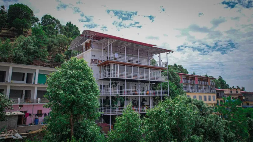 The Sarbati Palace Hotel - Image 1