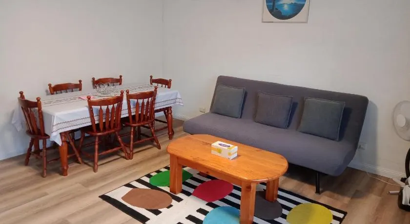 Batemans Bay 2-bedroom gem newly renovated - Image 1