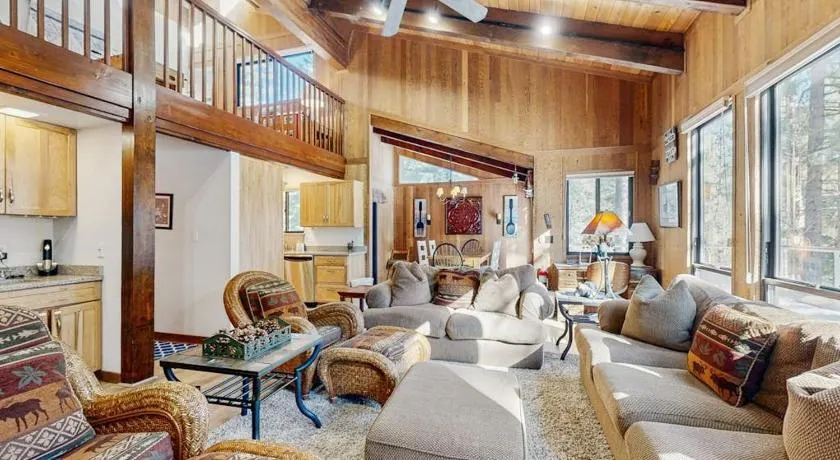 Bright Northstar home on golf course - near ski slopes - Image 1