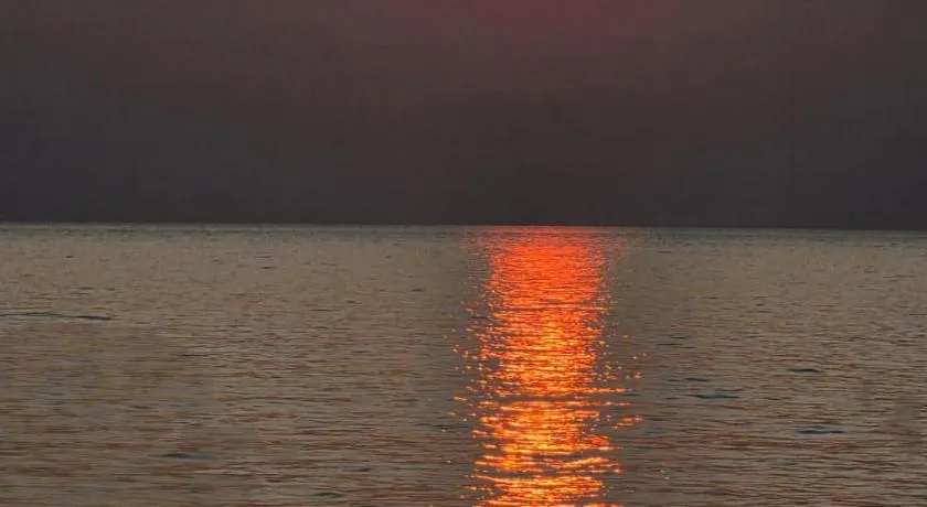 Sunny Beach Hotel - Image 1