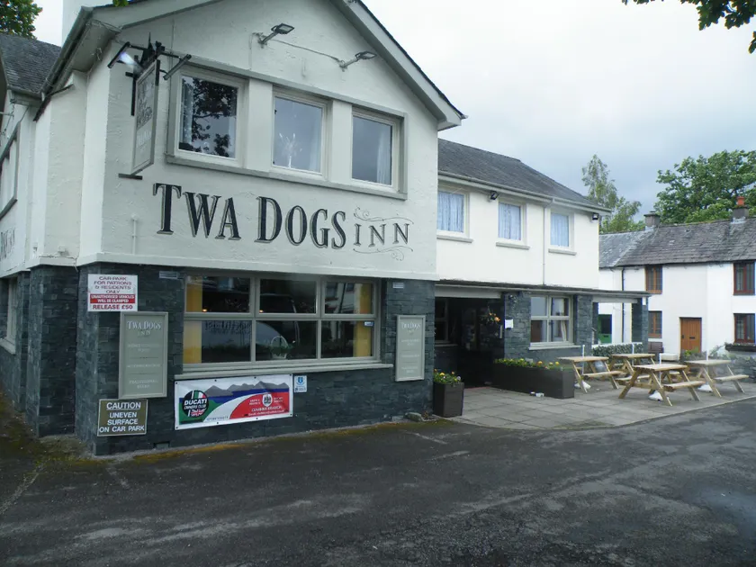 Twa Dogs Inn - Image 1