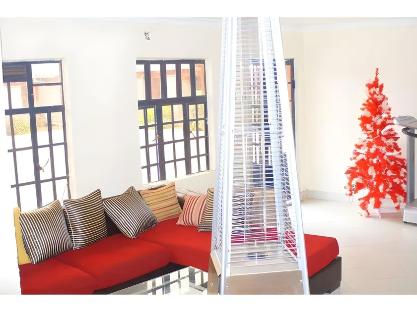 Bells Guest House - Image 1