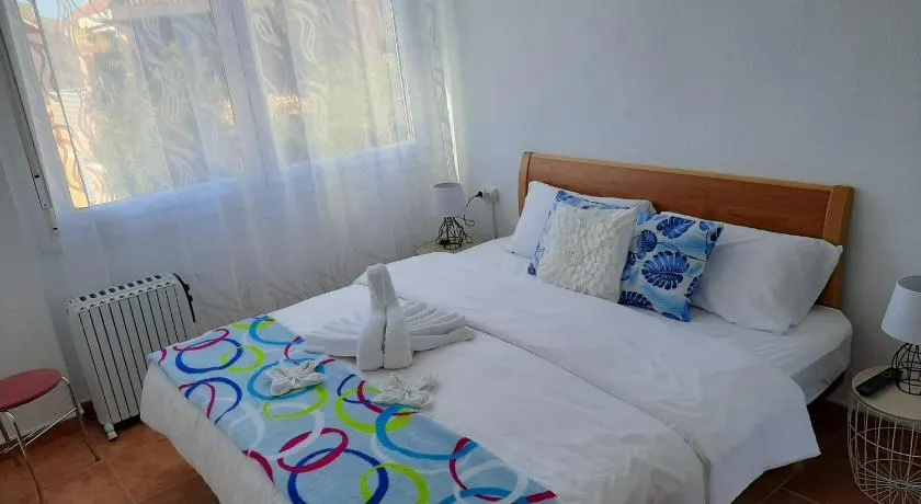 Habitación Avileña Tropical en Aguadulce - Image 1