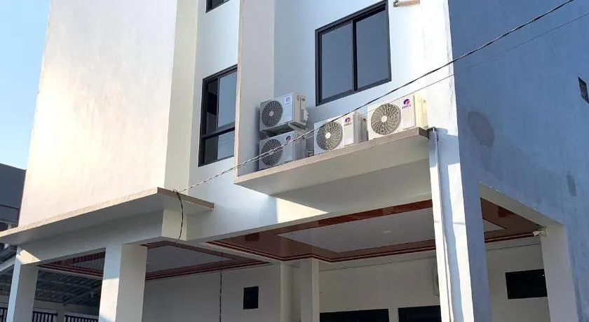 Kusuma Raya Guest House - Image 1