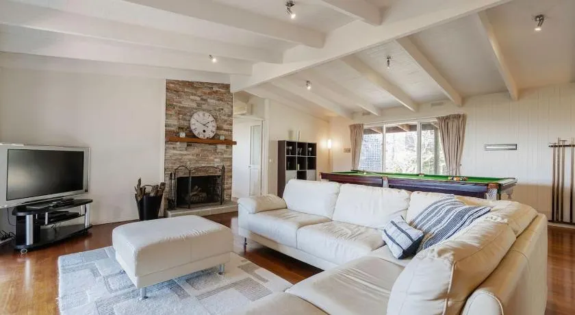 Port Philip Panorama - Bayview Retreat and Pool Bliss - Image 1