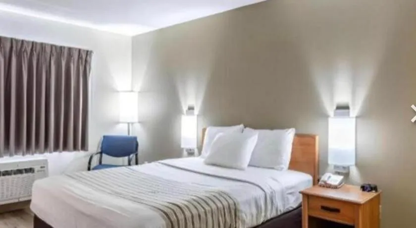 Budget Inn - Image 1