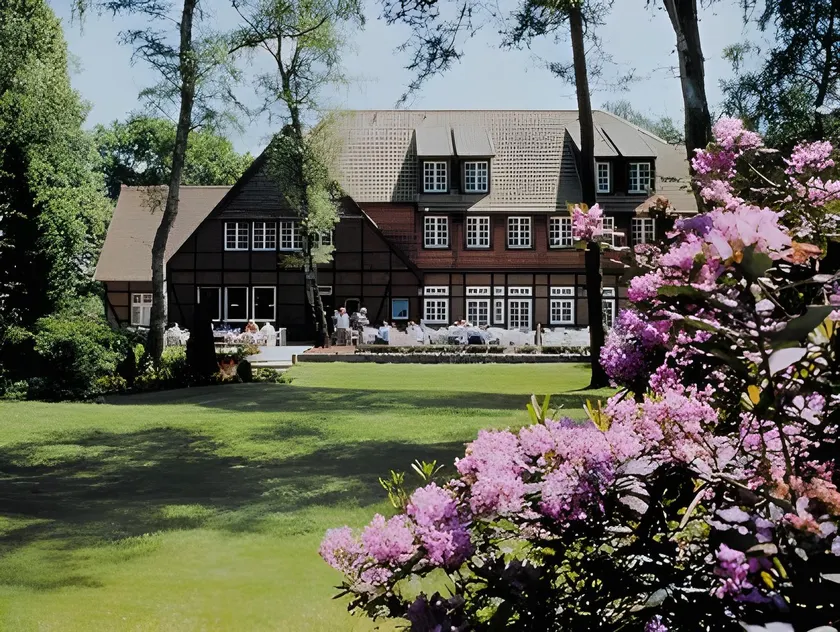 Heidehotel Waldhütte - Image 1