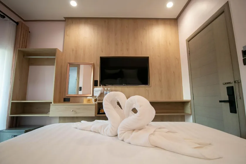 Standard Queen room - หยกน้ำผึ้ง Calsite ladycute - Image 1