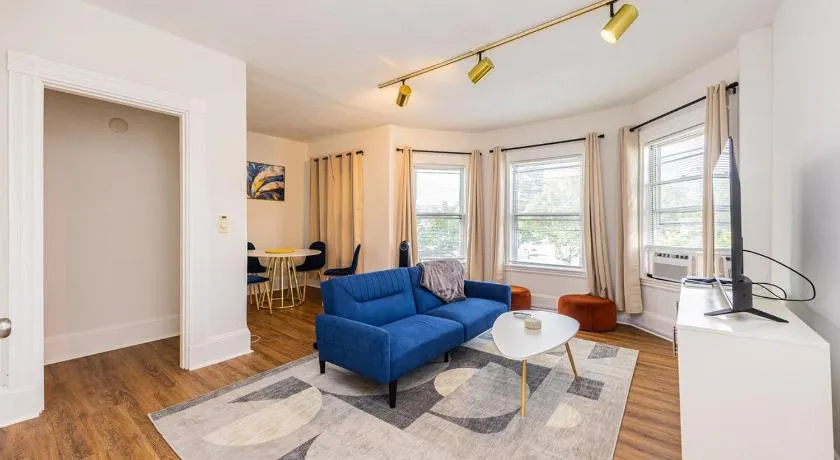 Spacious 3BR Family Flat Near Encore Assembly Row - Image 1