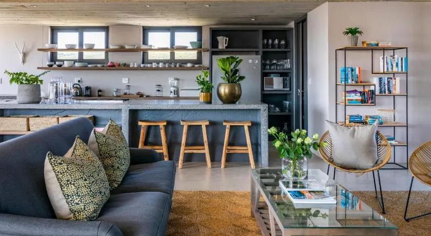 Ilanga Beach House - Image 1