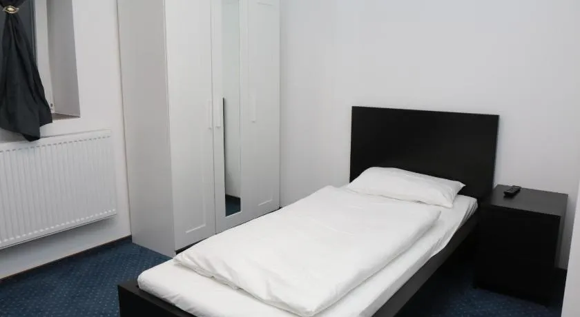 Holsteiner Hof - Image 1