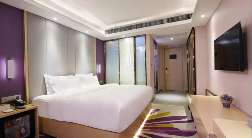Lavande Hotel Luzhou Lufu Wanfu Daduhui - Image 1