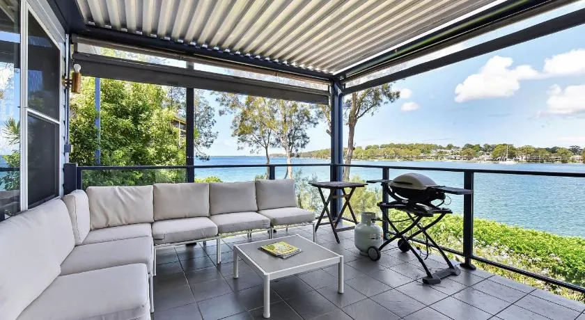 Lakehouse on Alexander - Image 1