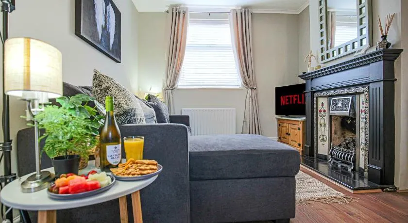 Host & Stay - Newington Road - Image 1