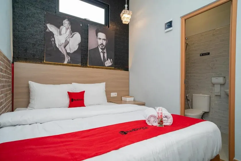 RedDoorz at Golden Averis Cibuluh Bogor - Image 1